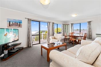 Snells Seaside Bach (Bachcare) - Snells Beach