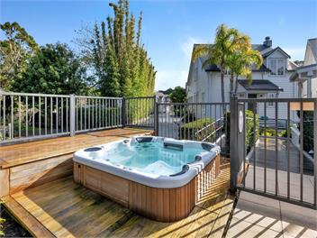 Sandy Jandal - Russell Cottages - Bay of Islands