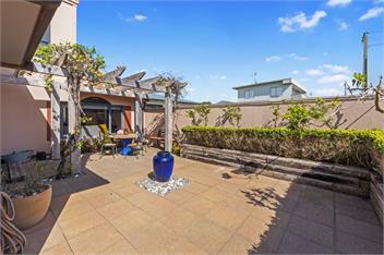 Poolside Serenity (Bachcare) - Papamoa