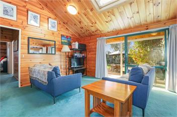 Five Mile Yay (Bachcare) - Taupo