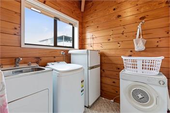 Sunny Seas Papamoa Beachfront Retreat - Papamoa