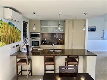 Prestigious Poole Lane - Queenstown Hill