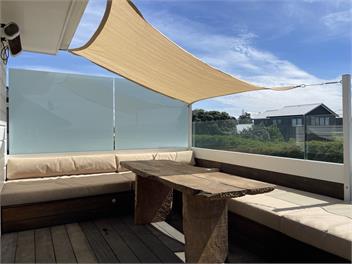 Sully’s Beach House. Spa, sauna, mini gym: 45 seconds to beach. Sleeps 7 - Mt Maunganui