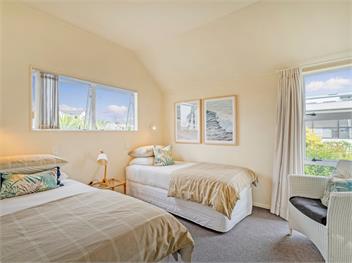Sans Souchi (Bachcare) - Whangamata