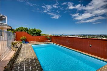 Napier Hilltop Stays - Views, Pool & Pet-Friendly! - Napier