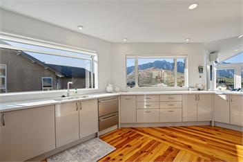 Hensman House (Bachcare) - Queenstown