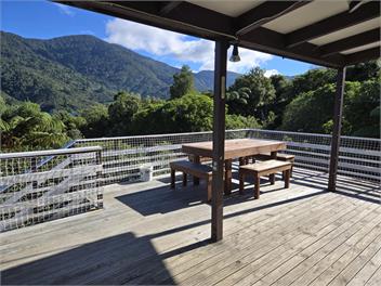 "Pine Haven" Endeavour Inlet - Queen Charlotte Sounds