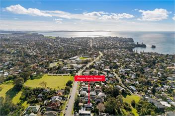 Waiake Family Retreat (Bachcare) - Auckland