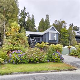 The Old Trout's Place - Moana/Lake Brunner