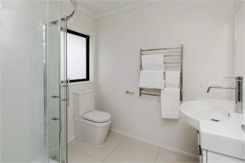 Strandon Coastal Townhouse (Bachcare) - New Plymouth