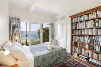 Stay over the Harbour - Beautiful Miramar Villa - Wellington
