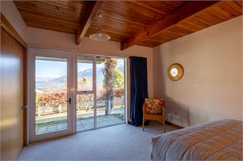 Queenstown Lakeside Gem: 3 BDR, Wi-Fi & Parking - Queenstown