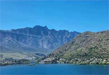 Vues on Angelo | 3BR Home, Lake & Remarkables View - Queenstown