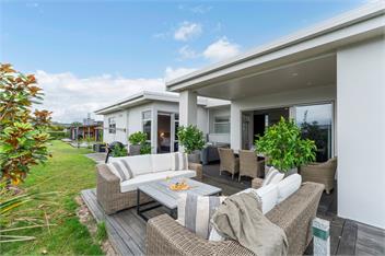 Lakefront Kuiwai - Taupo - on the lake + spa pool! - Taupo