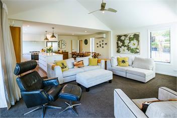 Number Three | Sleeps 8 | Family Friendly - Wanaka