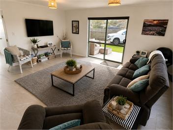 Hosts on the Coast Make Memories on Cook - 