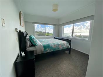 Cable Bay Moana View House -