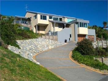 Castlepoint Escape,  Mustering Hut,   - Masterton