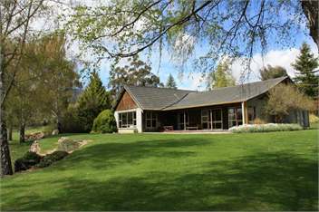 Black Forest Accommodation - Eight Houses just 40 minutes from LAKE TEKAPO - Lake Tekapo