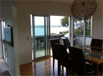 Luxury, Large, Modern Beach Home - Whangarei