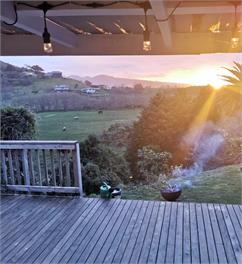 Ahipara Love Shack and Surfers Paradise - Northland