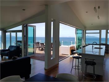 Langs Beach Stunning Ocean Views - Langs Beach