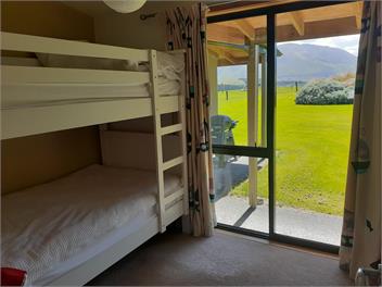 Snowdon Lodge - Windwhistle