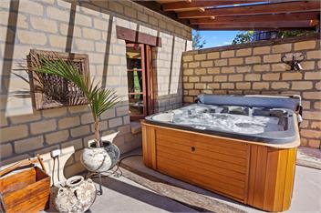Villa Casa Maria Luxury Tuscan Villa - Western Bay of Plenty