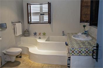 Villa South Pacific | Sleeps 10 | Swimming Pool | Spa Pool | Tennis Court | Amazing Views - Wanaka