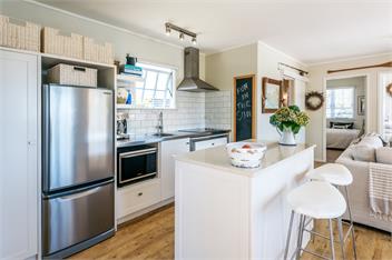 Black Bach on Burrell - Waiheke Island