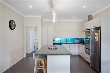 Sky Blue Retreat (Bachcare) - Waihi Beach