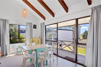 Coastal Charm (Bachcare) - Waihi Beach