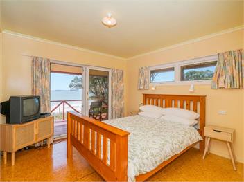 Poppy's Beach House (Bachcare) - Whangapoua