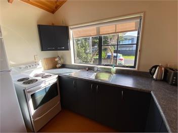 A STAY IN PARADISE ON PIPI ROAD - WHANGAMATA