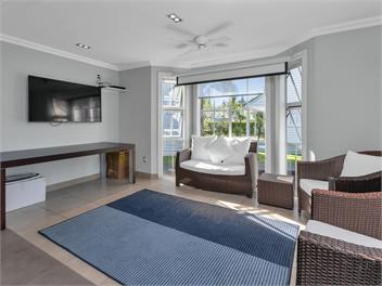 Sandy Jandal - Russell Cottages - Bay of Islands