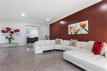 Modern House near Melb Airport, Sleeps 10 - Melbourne
