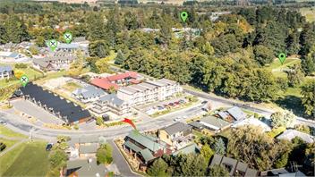 Belfast Dacha, Central, Linen and clean included, Hot Tub and Sauna. - Hanmer Springs 