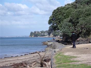 Gem by the Sea -Beach Hideaway North Shore - 2 Min walk to Beach! - Auckland