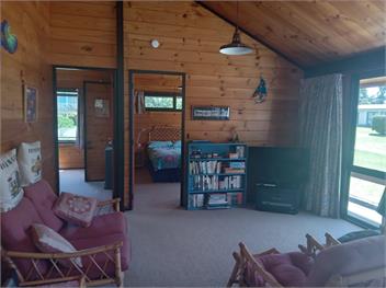 Lovely Lockwood bach in a quiet Pauanui street - Pauanui