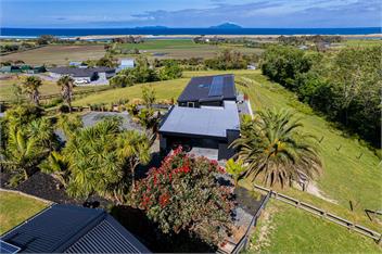 The Chocolate Box (Bachcare) - Waipu