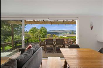 Modern Lake view Cottage – Sleeps 8 | Stunning Views - Mangakino, Taupo District