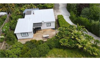 Cement Workers Cottage - Golden Bay