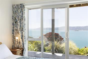 Stay over the Harbour - Beautiful Miramar Villa - Wellington