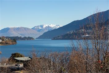 Queenstown Lakeside Gem: 3 BDR, Wi-Fi & Parking - Queenstown