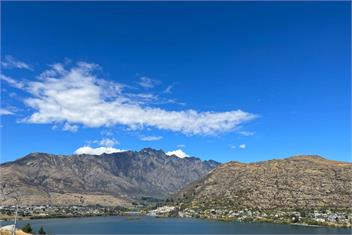 Vues on Angelo | 3BR Home, Lake & Remarkables View - Queenstown