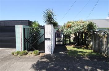 Fun Times in Fitzroy (Bachcare) - New Plymouth