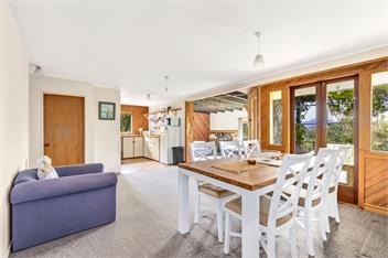 Parapara Lookout Coastal Stay - 