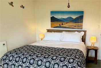 Lakeside Ōhau | Panoramic Lake & Mountain Views -