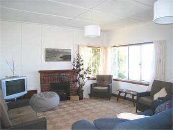 Wainui Beachfront Original - a perfect holiday retreat - Gisborne 
