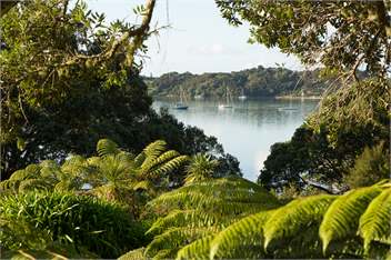 Hidden Beachfront Cottage on a Private Beach - Whangarei Heads